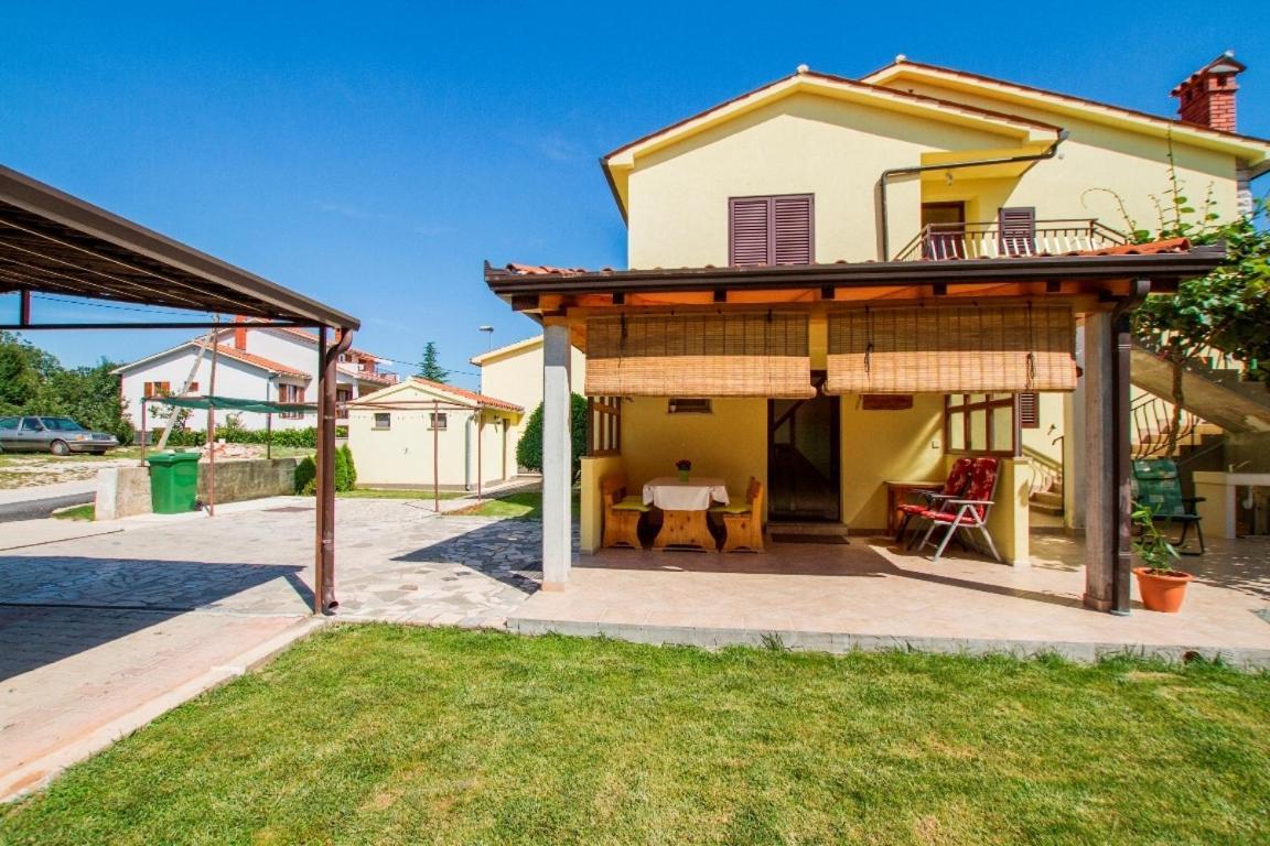 Apartments With A Parking Space Vinez, Labin - 11851 Buitenkant foto