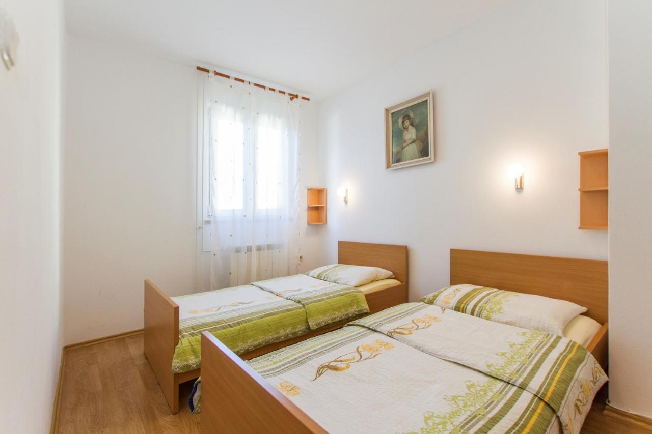 Apartments With A Parking Space Vinez, Labin - 11851 Buitenkant foto
